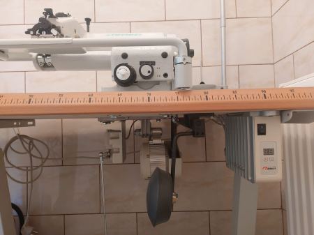STROBEL VEB 100‑2, Masina de cusut stafir cu motor direct drive [2]