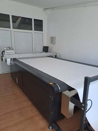 Echipamente reconditionate - TEXI XYZ 2517 Cutter automat pentru un singur strat de material, latime de taiere 170 cm