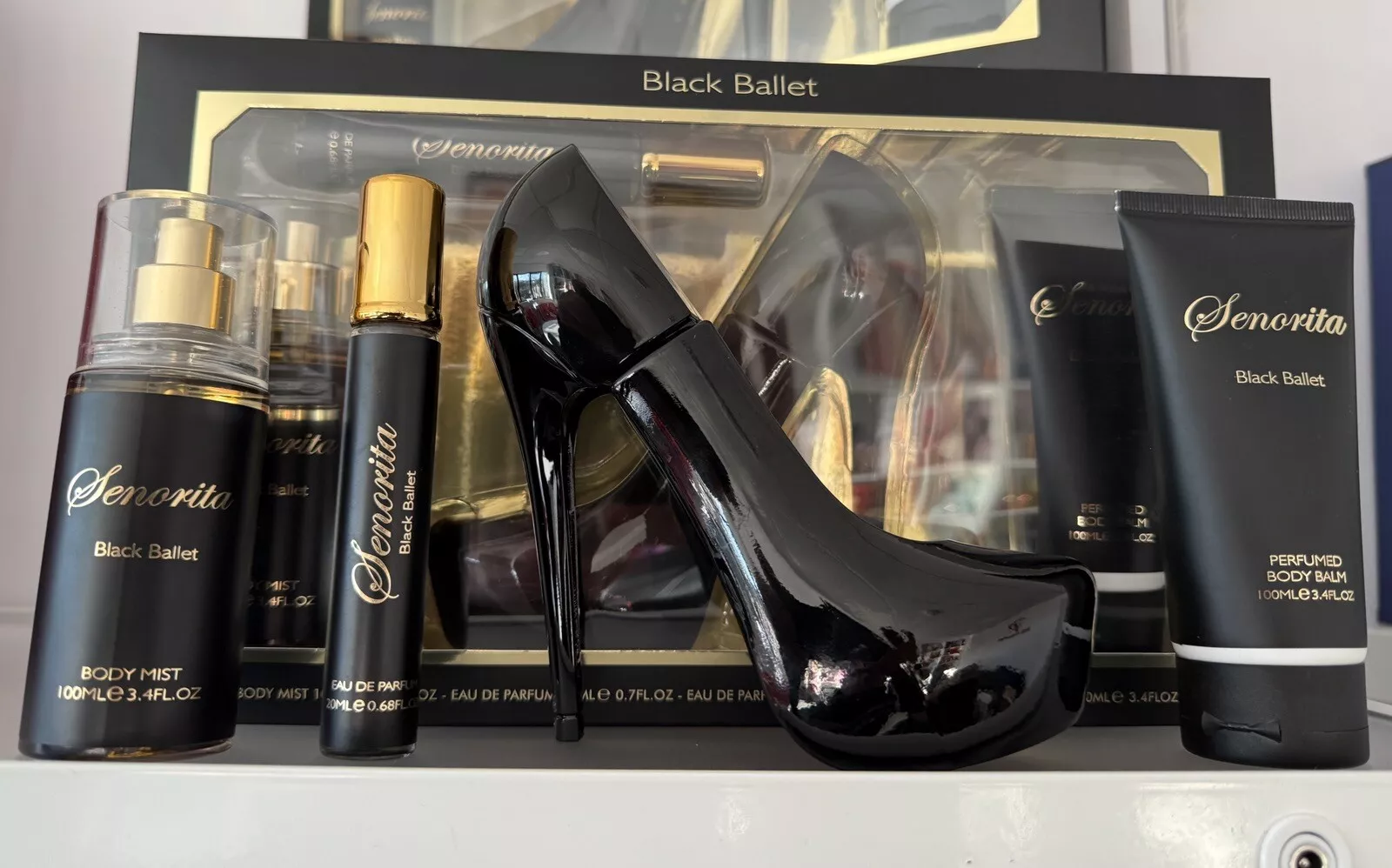 Set Cadou pentru Femei, Senorita, Black Ballet, Body Mist 100 ml, Apa de Parfum 100 ml + 20 ml, Crema Corp 100 ml, Inspirat de Carolina Herrera - Good Girl [2]
