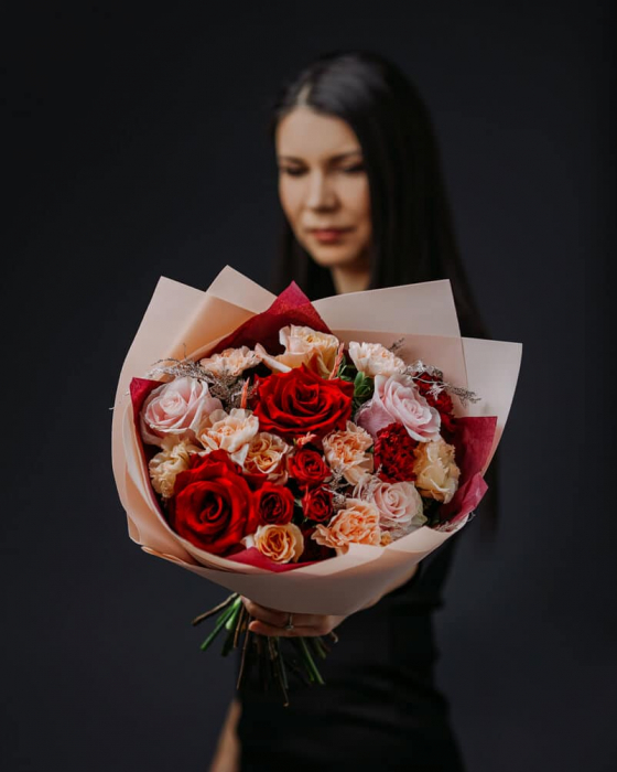 Buchet Mix de Trandafiri "Lucky in love" [2]