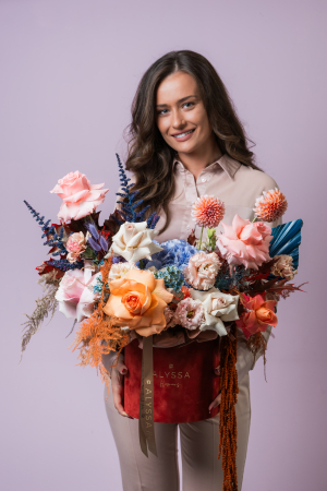 Aranjamente - Cutie Mix de Flori "Autumn Breeze"