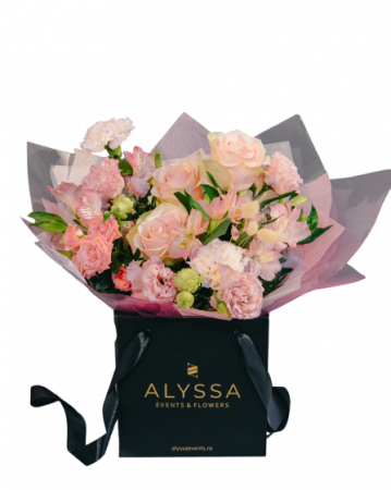 Buchete in cutie de transport - Buchet Mix de Flori "Suave"