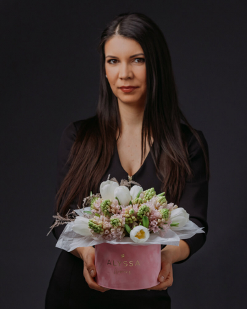 1-8 Martie - Cutie cu Lalele si Zambile "Spring"