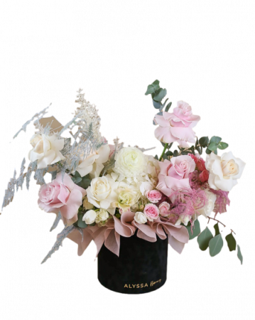Aranjamente Florale - Cutie mix de Flori "Happy Wife"