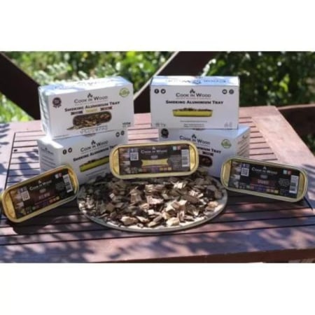 Tăvițe din aluminiu cu așchii pentru afumare COOK IN WOOD - Tăvițe din aluminiu COOK IN WOOD cu așchii pentru afumare – Măslin, Citrice și Piersic, 3 × 50 g