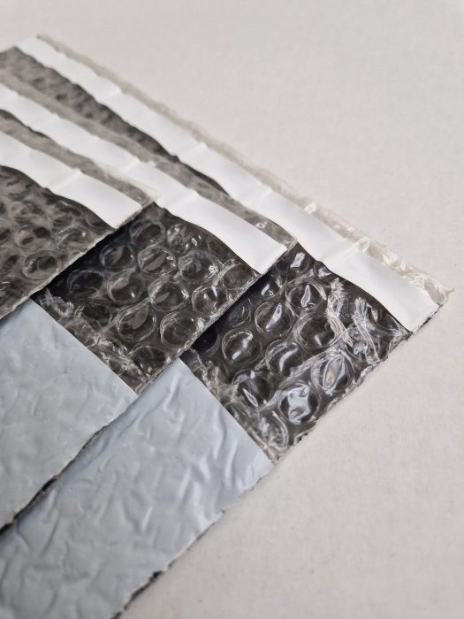 50 buc Pungi plic GRI - ANTISOC cu bule PLASTIC - 320 x 400 + 50 (A4) mm cu banda adeziva permanenta [2]