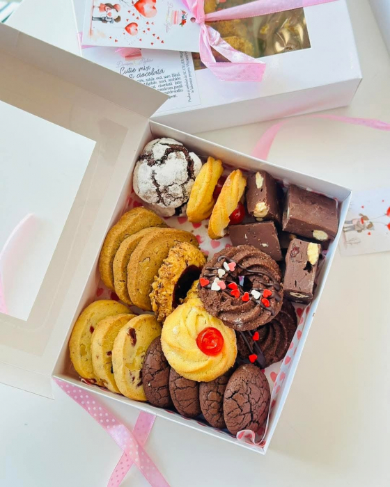 CUTII MINIPRAJITURI SAU MACARONS, 20X16X5.5 CM, COD D2- ALB, SET 5 BUC [3]