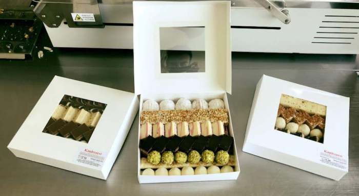 CUTII MINIPRAJITURI SAU MACARONS, 20X20X5, COD D4- ALB, SET 5 BUC [4]
