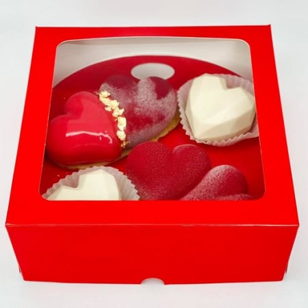 SMART-BOX: CUTII INALTE PENTRU PRAJITURI, CU TAVITA INCLUSA - Cutie Smart Box 20x20x8 cm, cu fereastră și tăviță, roșu plastifiat lucios