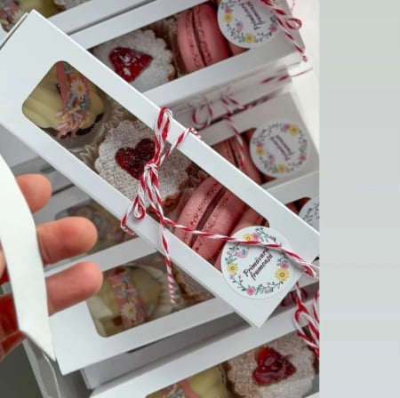 CUTII PENTRU MACARONS SI PRALINE - CUTIE 6-8 MACARONS, 18X5.5X5.5 CM, CU SERTAR, COD MAC3- ALB, SET 5 BUC