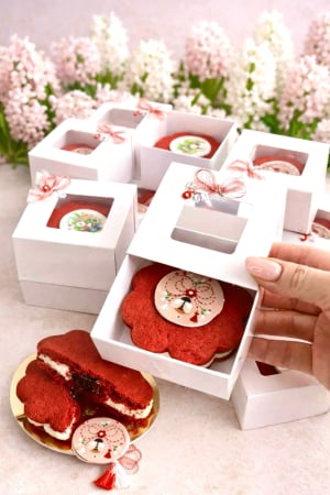 CUTII CU SERTAR PENTRU PRALINE - P6- ALB