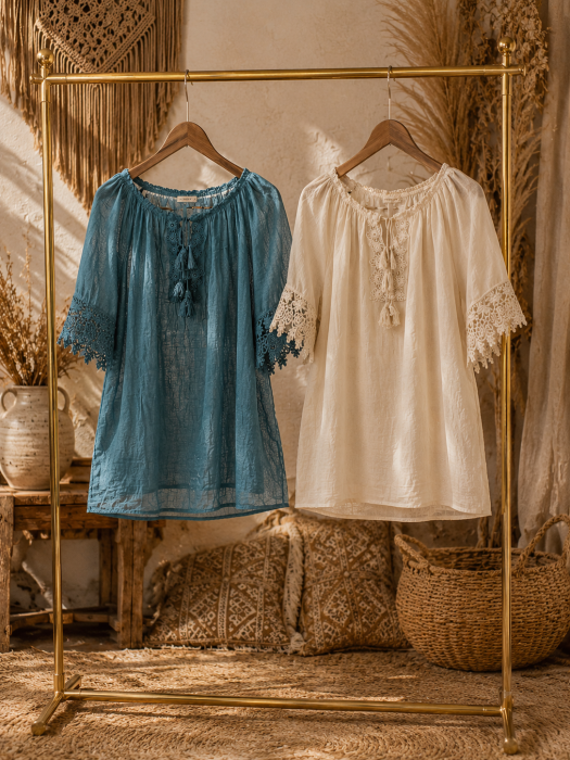 Bluza dama lejera cu dantela si ciucuri decorativi [3]