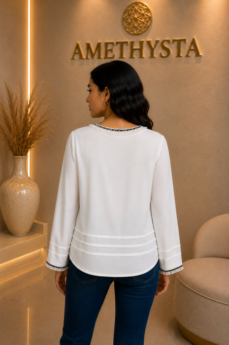 Bluza alba eleganta cu nasturi frontali si detalii contrastante [2]
