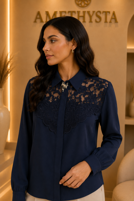 Bluza bleumarin eleganta cu dantela si brosa la decolteu [2]