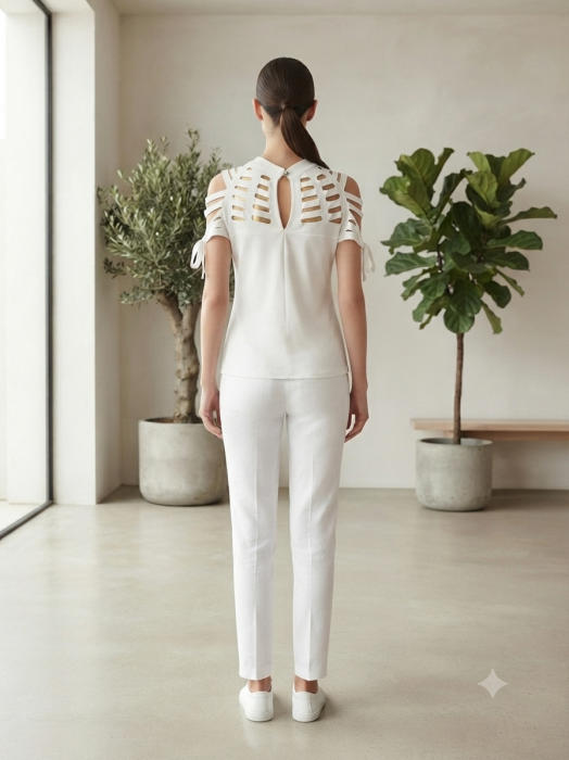 Bluza  cu perforatii decorative in decolteu si umeri decupati [3]