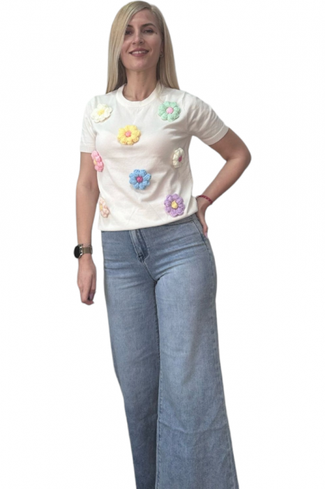 Bluza dama cu flori mari 3D aplicate - Happy - alb [6]