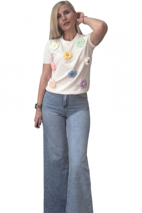 Bluza dama cu flori mari 3D aplicate - Happy - alb [2]