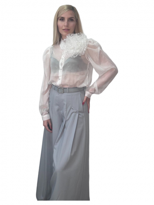 Bluza dama ornata cu floare pe umar și strasuri - Dianne - alb [3]