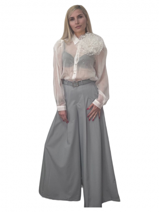 Bluza dama ornata cu floare pe umar și strasuri - Dianne - alb [2]