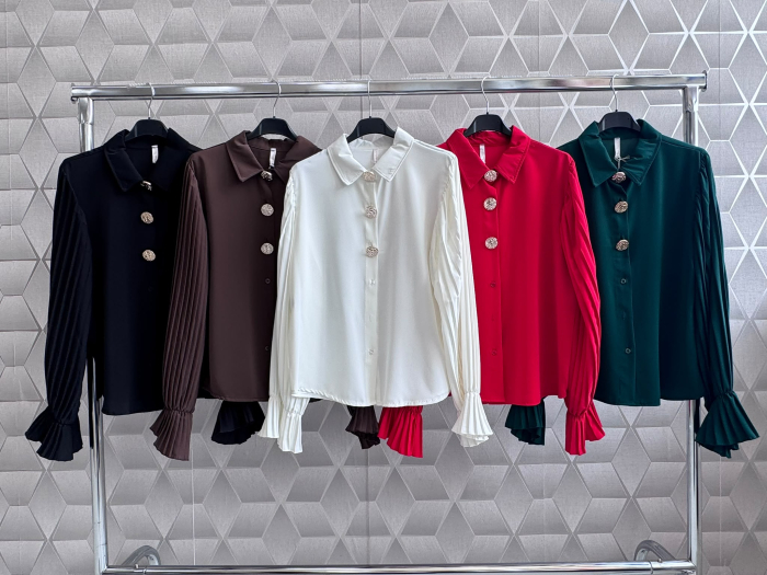 Bluza eleganta cu maneci plisate si 3 brose aurii [3]