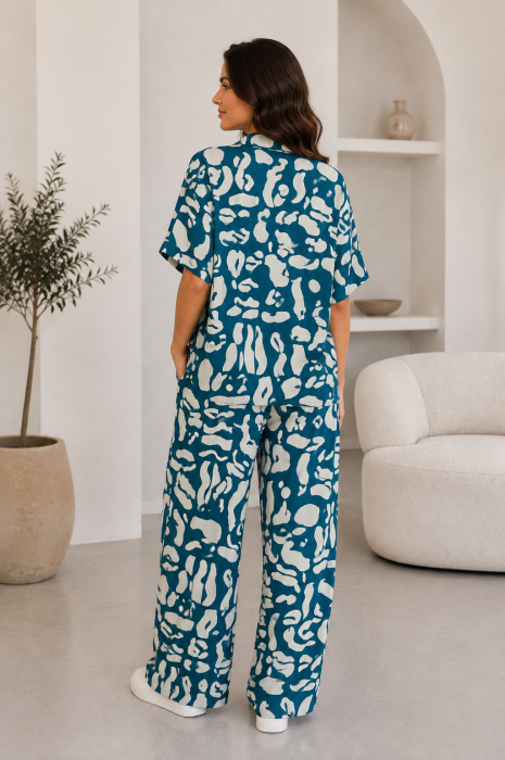 Compleu dama cu imprimeu abstract, camasa si pantaloni largi [2]