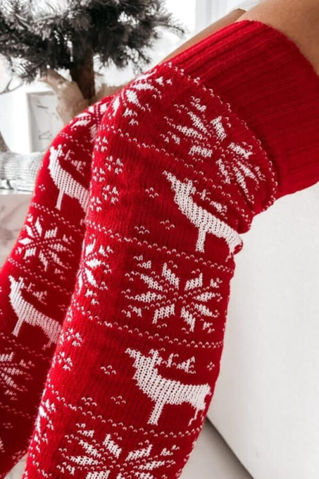 Compleu Dama de Sarbatori - Craciunita Set Rochie Ciorapi si Caciula [3]