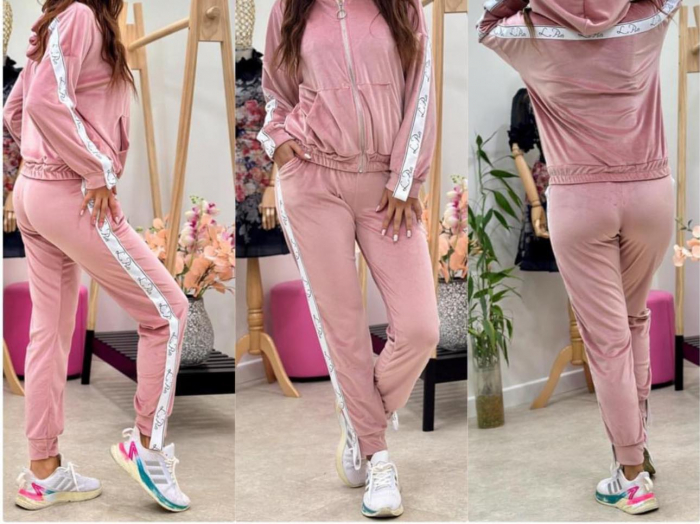 Compleu Dama din Catifea cu Inscriptii Laterale - Pantaloni si Hanorac cu Gluga si Fermoar [1]