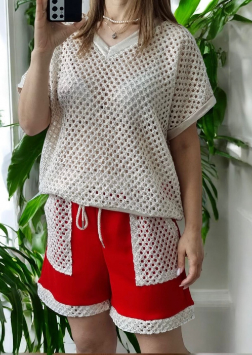 Compleu Dama Plasa Oversized – Set Pantaloni Scurti si Tricou cu Gaurele [1]