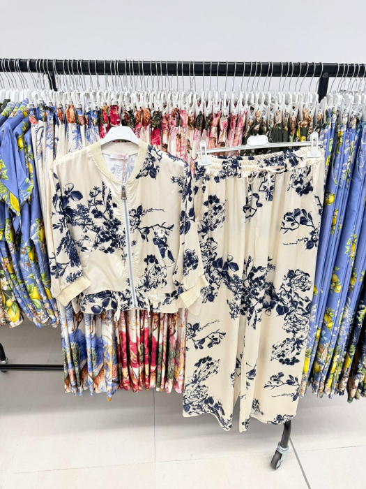 Compleu dama satinat cu imprimeu artistic, jacheta bomber si pantaloni largi [14]