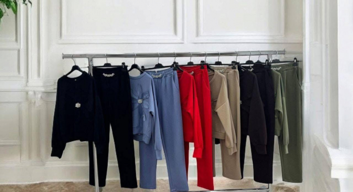 Compleu Dama Set 2 Piese Hanorac si Pantalon cu Aplicatii Strasuri - HEB [3]
