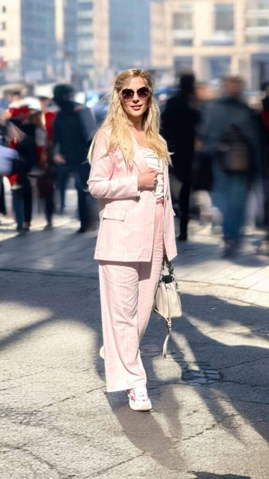Compleu elegant cu blazer si pantaloni evazati – accesoriu brosa inclusa, bumbac si vascoza, Italia [2]