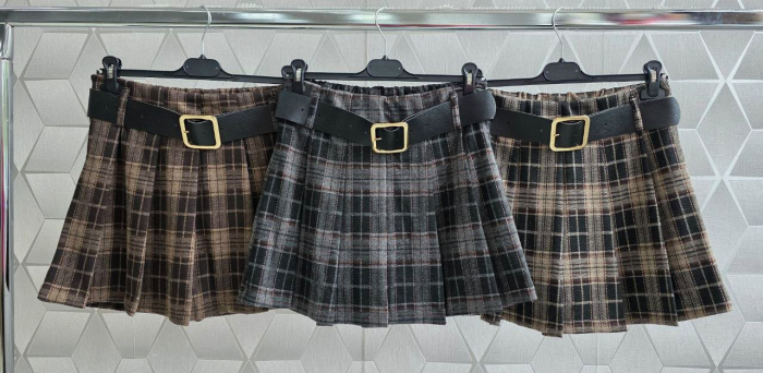 Fusta pantalon scurta din stofa groasa, in carouri, cu pliuri si curea [3]