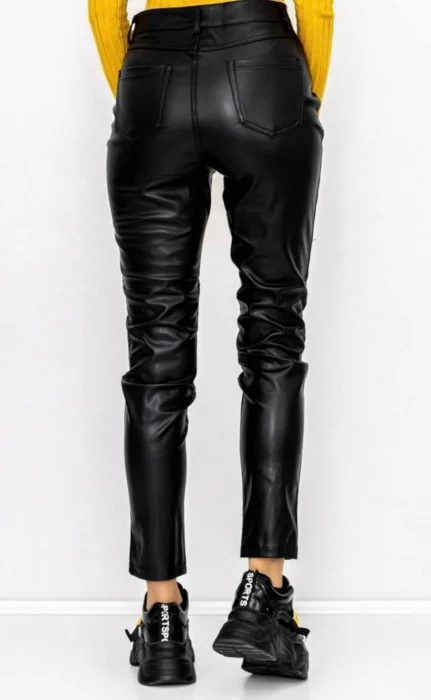 Pantaloni dama piele eco cu tinte si capse [2]