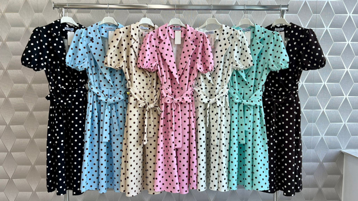 Rochie cu buline midi petrecuta in talie cu maneci bufante [2]