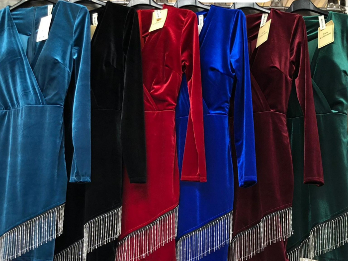 Rochie de seara din catifea Mara neagra cu franjuri din strassuri [1]