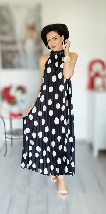 Rochie lunga plisata cu buline mari, model halter elegant [7]