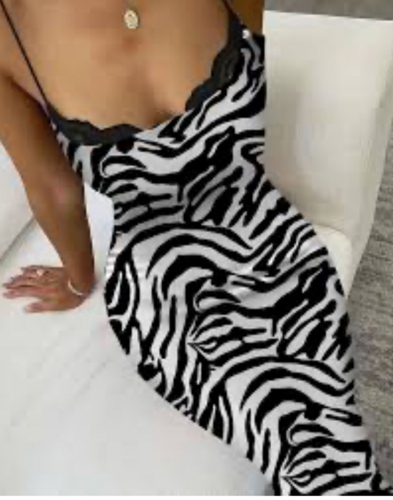 Rochie midi tip creion cu imprimeuri diverse si decolteu cu dantela [3]