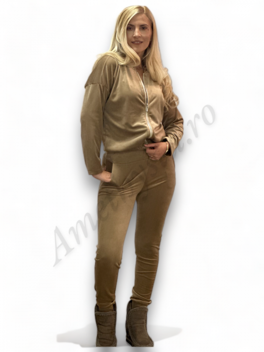 Trening Dama de Catifea Kyra - Compleu Bluza cu Fermoar și Pantaloni Bej [5]