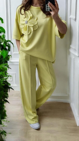 Compleu dama vascoza cu floare 3D si pantaloni largi – marime universala Compleuri Dama - Compleu dama vascoza cu floare 3D si pantaloni largi – marime universala