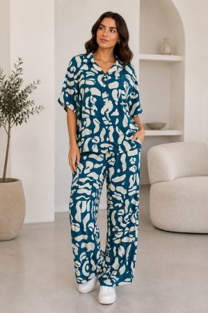 Compleuri elegante - Compleu dama cu imprimeu abstract, camasa si pantaloni largi