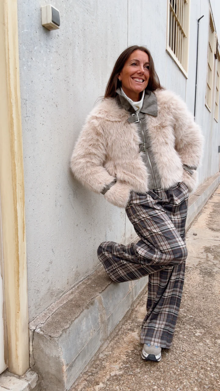 Jacheta Dama Matlasata cu Brosa si Captuseala Animal Print [24]