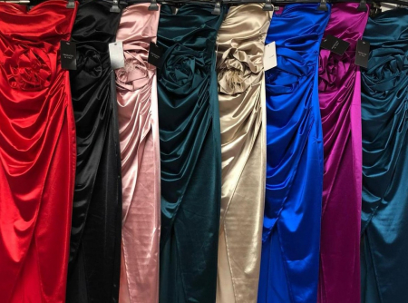 Rochie eleganta satinata fara bretele Rosita – bustiera cu floare si slit frontal, marime universala, disponibile mai multe culori [4]