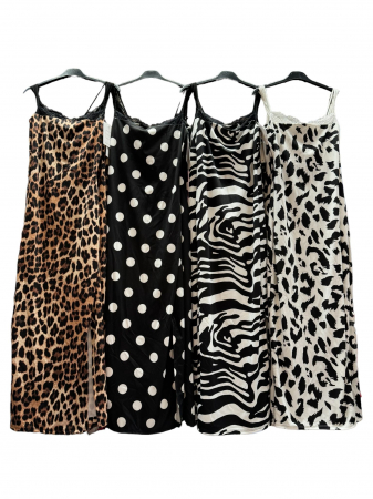Imbracaminte Dama - Rochie midi tip creion cu imprimeuri diverse si decolteu cu dantela