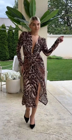 Rochie maxi cu imprimeu animal print si fronseuri - decolteu adanc - Hannah - maneca lunga [3]