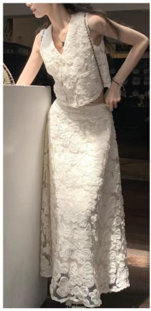 Compleuri Dama - Set Dama Compleu Elegant din Dantela – Vesta cu Nasturi Decorativi & Fusta Maxi, Made in Italy - ALN