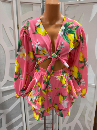 Set dama top cropped cu maneci bufante si fusta-pantalon, imprimeuri variate Compleuri Dama - Set dama top cropped cu maneci bufante si fusta-pantalon, imprimeuri variate