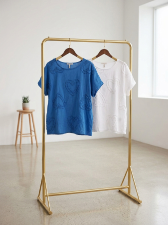 Bluze Dama - Tricou din bumbac cu inimi brodate, croi lejer si decolteu rotund