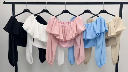 Bluze Dama - Bluza dama cu umerii goi si maneci bufante - ST19D1