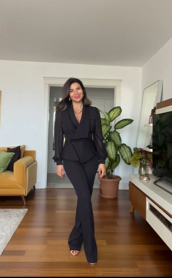 Compleuri Dama - Compleu Dama 2 Piese Sacou si Pantaloni cu Strasuri Negre - Catalog