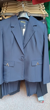 Jachete Dama - Compleu dama office elegant cu sacou cu detalii aurii si pantaloni conici - Perfect pentru birou si ocazii speciale